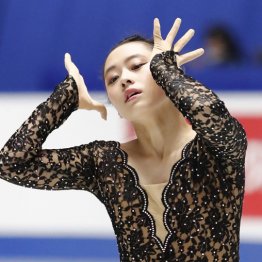 クラッシャー三宅咲綺の憂いの色気 素顔は明るい女子高生