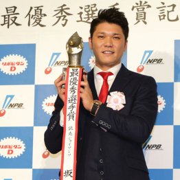 セMVP坂本勇の2020年「最年少2000安打→五輪金」で大忙し