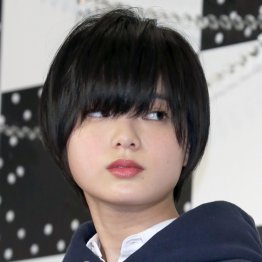NHK紅白“裏の目玉”か…欅坂46平手友梨奈に関係者ピリピリ