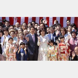 2019年安倍首相主催の「桜を見る会」（Ｃ）日刊ゲンダイ