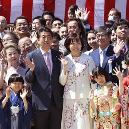 安倍自爆もある 越年「桜を見る会」追及は通常国会が本番