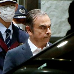 ゴーン逃亡、謎と今後 世紀の「痛快大脱走」に世界が興奮