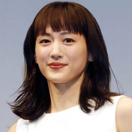 綾瀬はるか ホリプロ女優四天王頂点に…ぎぼむすも絶好調