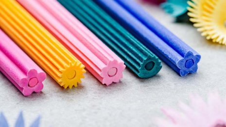 外国人の日本みやげに大人気「花色鉛筆」が誕生するまで