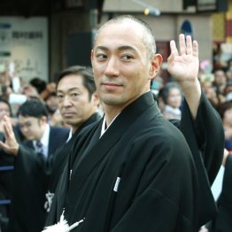 「海老蔵」名義最後の本公演…秋元康の台本がひど過ぎる