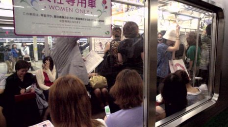 SNSで大論争 あぶらとり紙「今は使わなくなった」は本当か