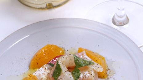 【柑橘類でマリネしたタイのサラダ】刺し身がほどよく漬かる時間は30分