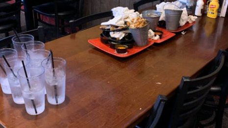 従業員も客も感動！7人の男の子が見せた“テーブルマナー”