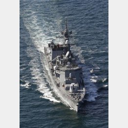 中東へ向け、海上自衛隊横須賀基地を出港した護衛艦「たかなみ」（Ｃ）共同通信社