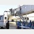 武漢から帰国者を乗せて羽田空港に到着したチャーター機（Ｃ）共同通信社