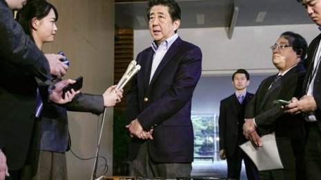 もはや国民の信なし 肺炎対策よりも首相退陣が先だろう