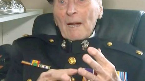 104歳の元米海兵隊将校にバレンタインカード7万枚の愛情!