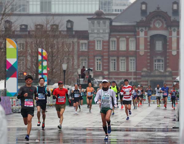 2019年も約3万8000人が走った東京マラソン（Ｃ）日刊ゲンダイ