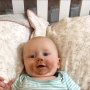 フェイク・タンを塗ったまま授乳…赤ちゃんの写真が拡散！