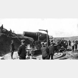 日露戦争の際の日本の榴弾砲（1904年9月）／（Ｃ）World History Archive／ニューズコム／共同通信イメージズ