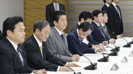 戦況悪化を隠した大本営と不況を回復という安倍政権は同じ