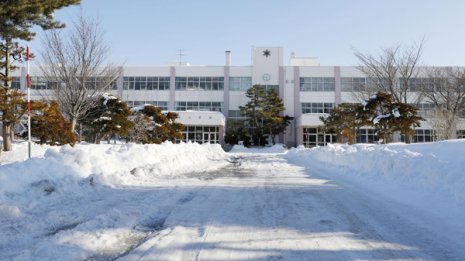 突然の臨時休校要請に共働きの親らが憤り…医療現場も混乱