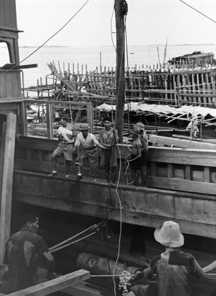 仏印の木造船（1943年12月17日）／（Ｃ）共同通信社