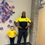 5歳児が「憧れ人の服装をマネる日」に学校警察官の変身！