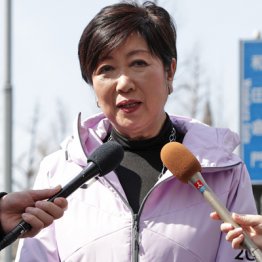 小池都知事に“学歴詐称”疑惑再燃「卒論なかった」は本当か