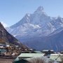 ネパール・クムジュン村から望む「世界一美しい雪山」