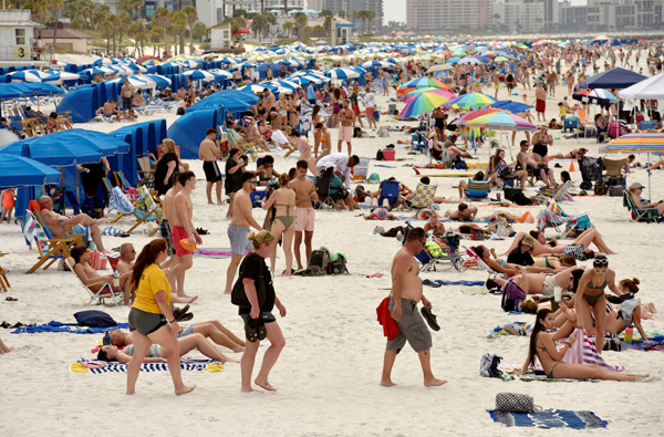 米国は 戒厳令 状態でも 春のビーチはパリピで大混雑 日刊ゲンダイdigital