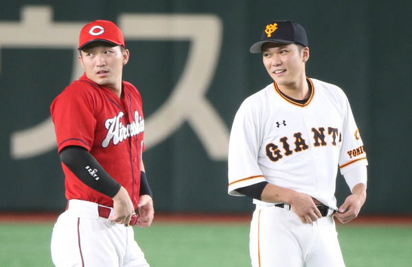 球界を代表する選手になった坂本勇人（右）と鈴木誠也（Ｃ）日刊ゲンダイ