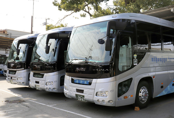 新型コロナウイルスの影響で利用が減った観光バス（Ｃ）共同通信社