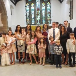 夫婦仲が良い証し…英国一の子だくさん女性が22人目を出産