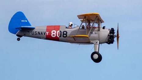 コロナ禍のニューオーリンズで大司教が空から洗礼の水まく