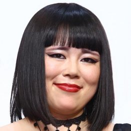 休業ではなくあえて「引退」…ブルゾンちえみから学ぶこと