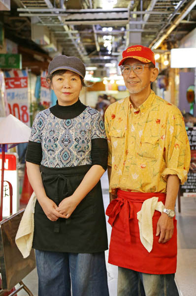 ベトナム料理★ビストロ オーセンティックの中塚雅之さん（右）と森泉麻美子さん（Ｃ）日刊ゲンダイ