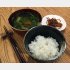 食事は1人分ずつ分けて盛りつける（Ｃ）日刊ゲンダイ