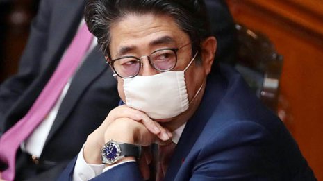 右往左往の庶民 緊急宣言・解除は世にも陳腐な政治ショー