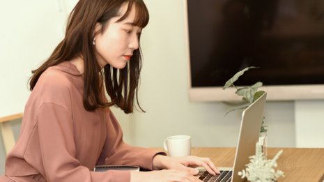 コロナ後の消費経済のカギは「サブスク」と「オンライン」