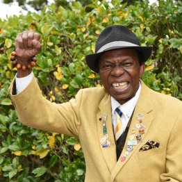 オスマン・サンコンさん 第3夫人通い婚にボランティア活動