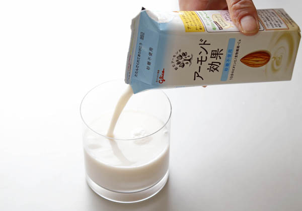 牛乳よりもカロリー、糖質、コレステロールが低い（Ｃ）日刊ゲンダイ