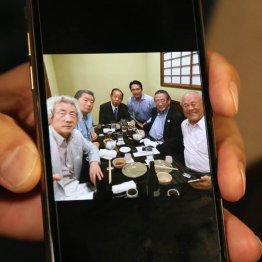 都知事選「小池支持」で一致か？自民党重鎮が“3密”同窓会