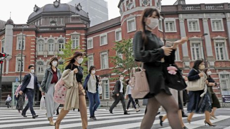 電車「窓開け換気」で強風…ストレスを感じる女性客が続出