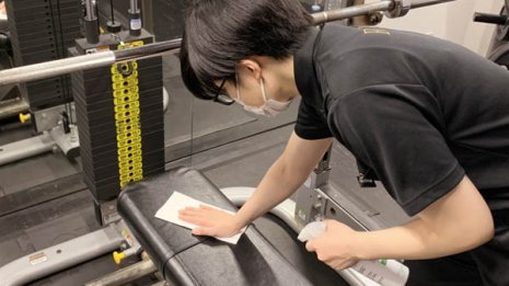 スマホ注文に自前パーテーション 新生活様式の“当たり前”