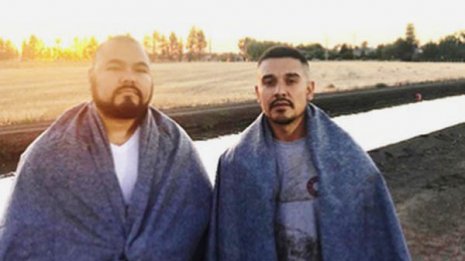 用水路に転落した車を決死の救出! 2人の英雄に拍手喝采