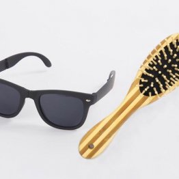 雑誌コーナーで見る雑貨の正体 書店がセレクトショップ化