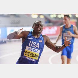 2019年世界陸上・男子100ｍ決勝では9秒76をマークし優勝した米国のC・コールマン（Ｃ）共同通信社