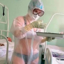 “シースルー看護師”が懲戒処分撤回後にモデルに抜擢され…