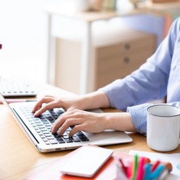 「withコロナ」でPC需要増 各メーカー新製品を相次ぎ投入