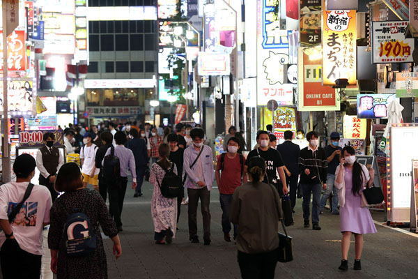 緊急事態宣言解除の前後から一転、以前のような増加傾向に（新宿歌舞伎町）／（Ｃ）日刊ゲンダイ