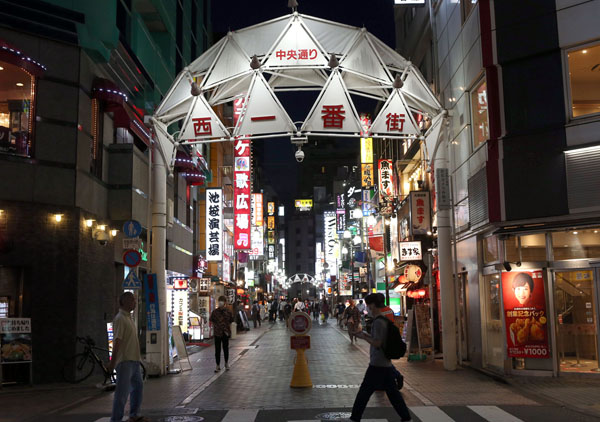 3ページ目 小池百合子 小池氏 地元 池袋で有力者と集会出席 選挙優先で支持固め 日刊ゲンダイdigital