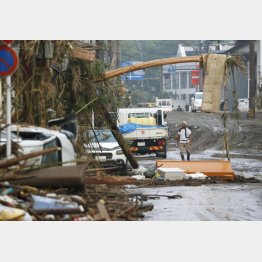 土砂やがれきが流れ込んだ熊本県人吉市の市街地（Ｃ）共同通信社