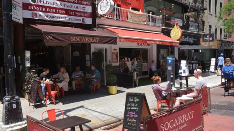 屋外ならリスク減?コロナ仕様NYの“オープン・レストラン”