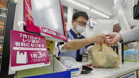 有料レジ袋「“大”ください」少ない買い物で言いづらい心理